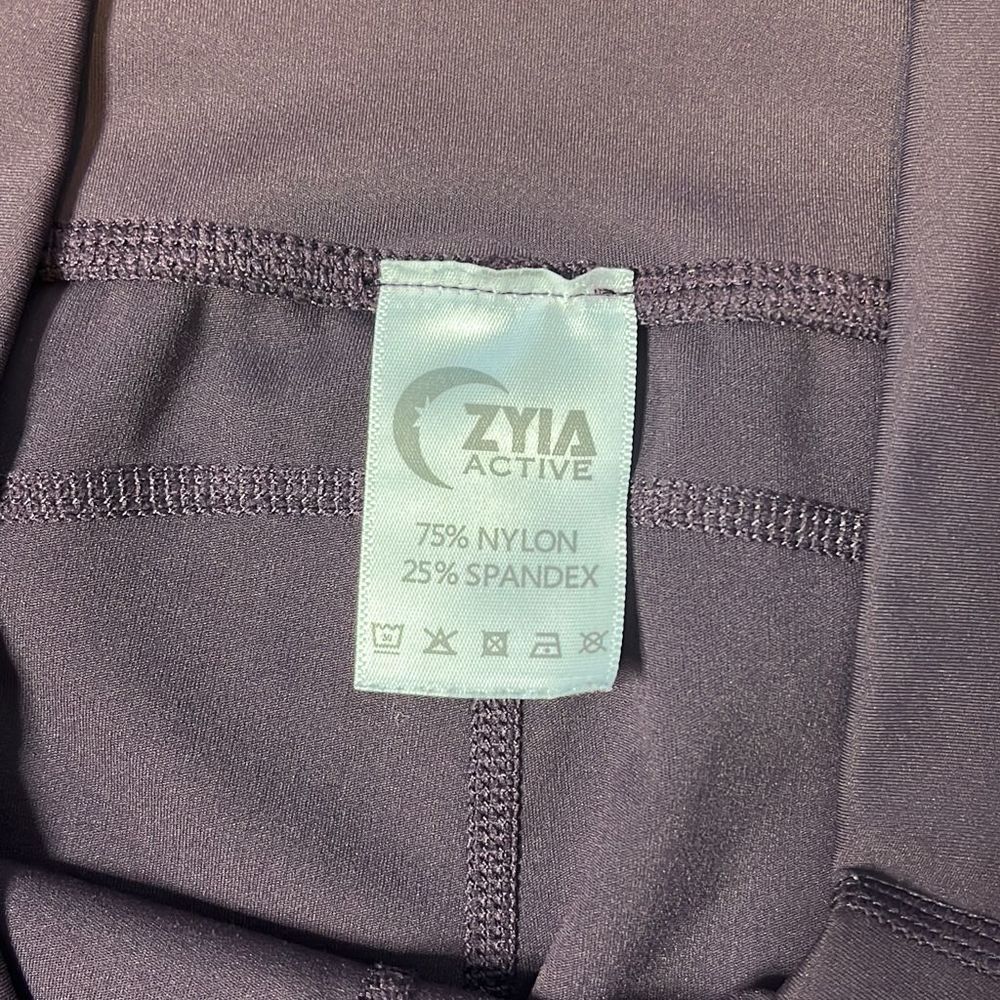 ZYIA Active Brilliant High Rise Pockets Capri Wine - Picture 9 of 9